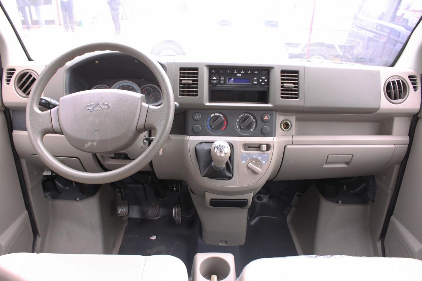 完整内饰(中间位置)