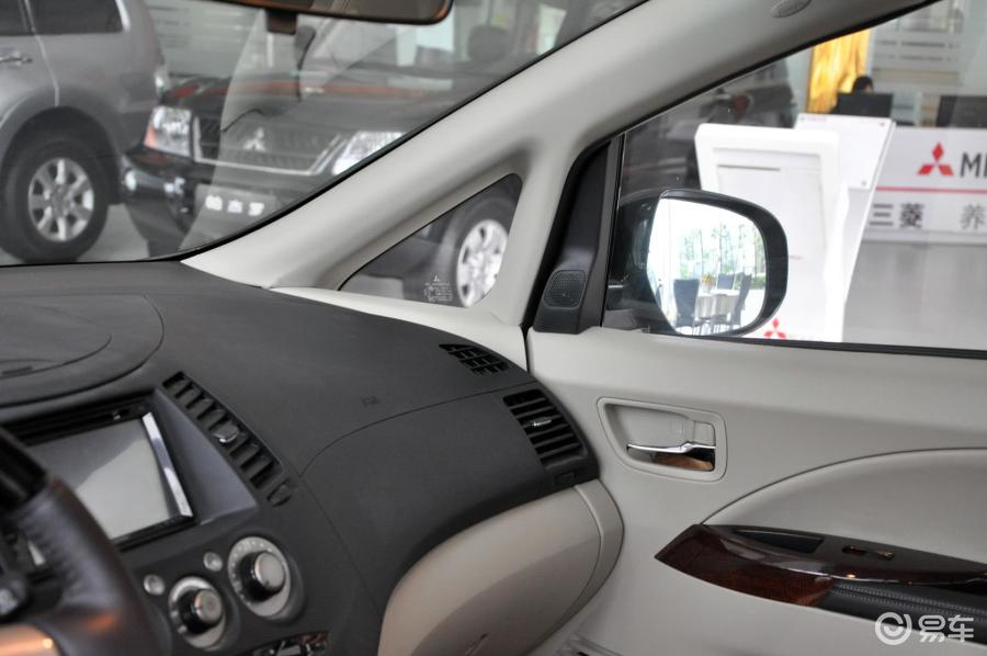 【格蓝迪2010款豪华版 7座真皮座椅内饰汽车图片-汽车图片大全】-易车