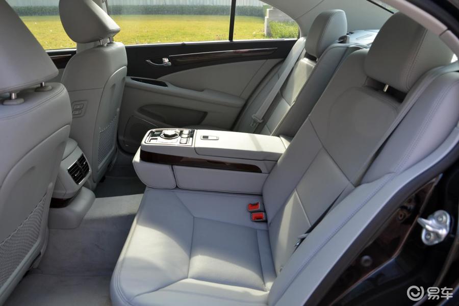 0t 自动 尊贵型后排空间体验汽车图片-汽车图片大全】-易车