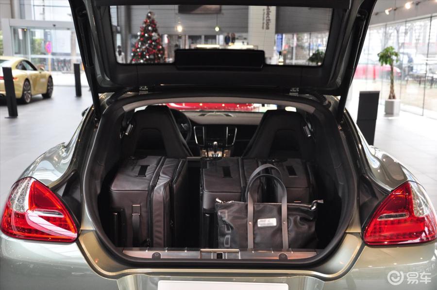 保时捷panamera 行李箱空间图