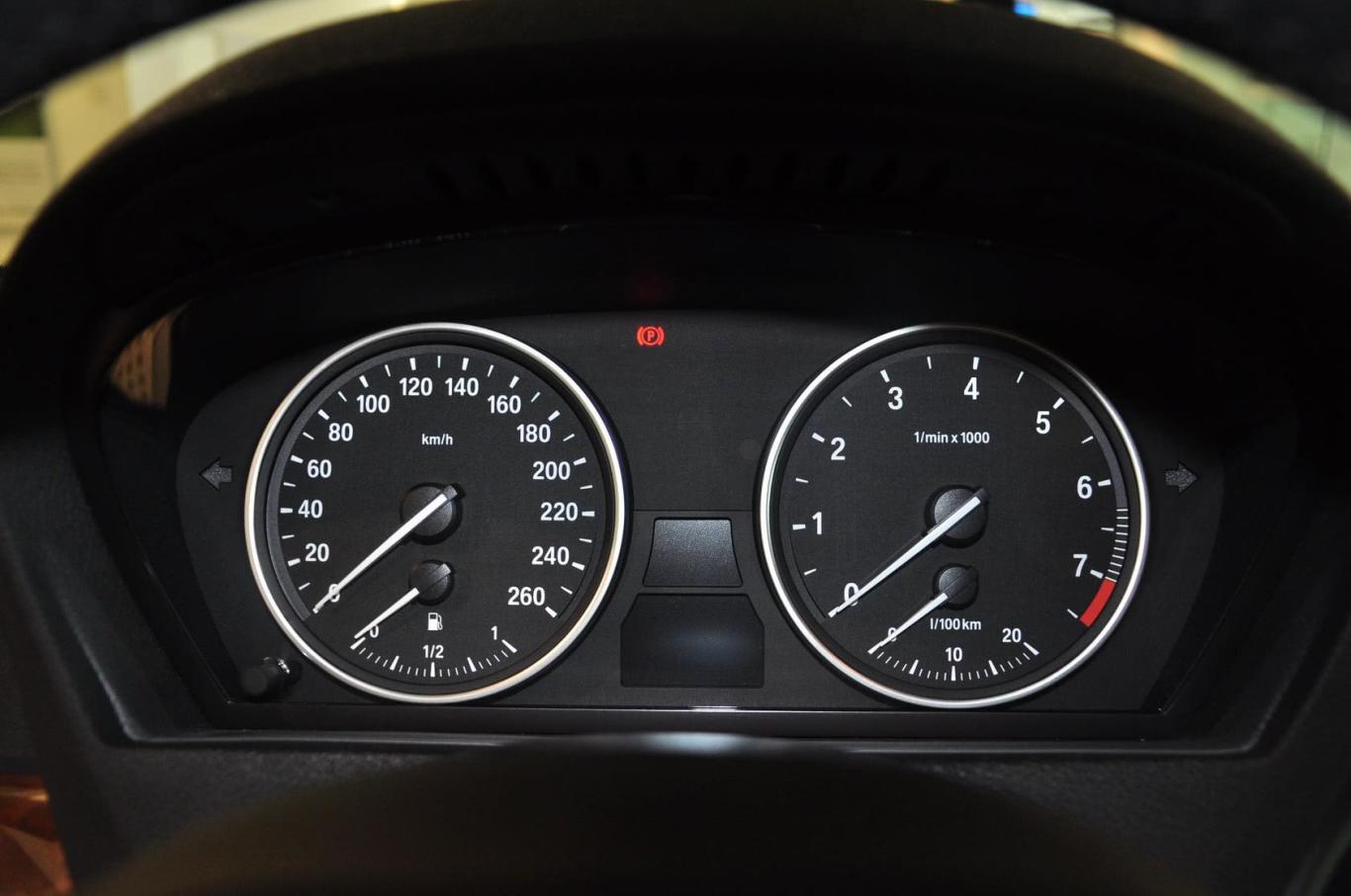 宝马x5(进口)xdrive35i 豪华型 5座仪表盘