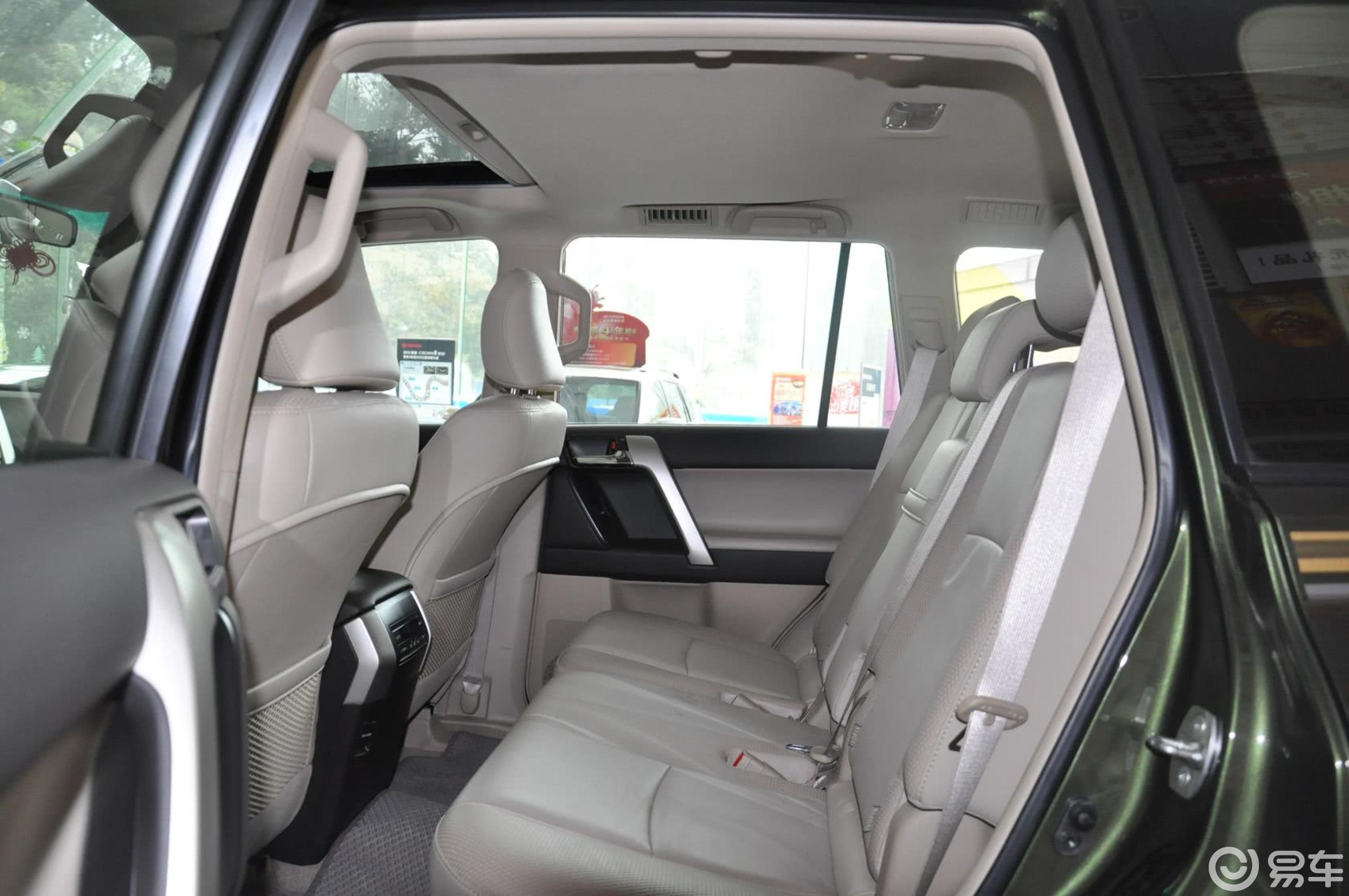 【普拉多2010款4.0l v6 tx后排空间体验汽车图片-汽车图片大全】-易车