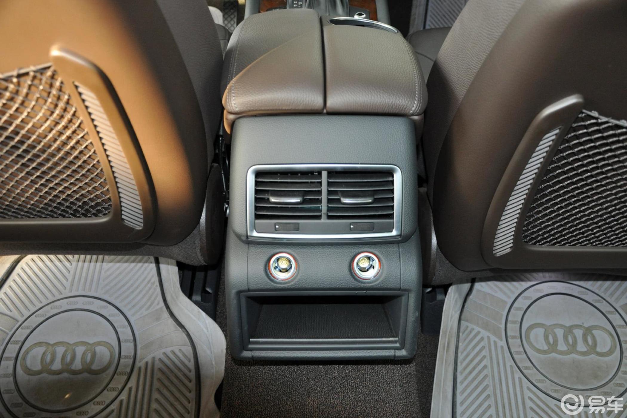 【奥迪q72013款35 tfsi 进取型后排空调出风口汽车图片-汽车图片大全