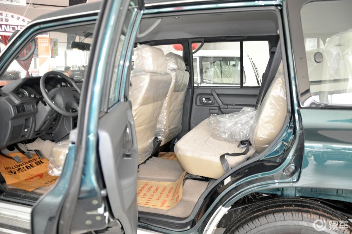 2l 手动 两驱 标准版 cfa6481m后排空间体验汽车图片-汽车图片大全】