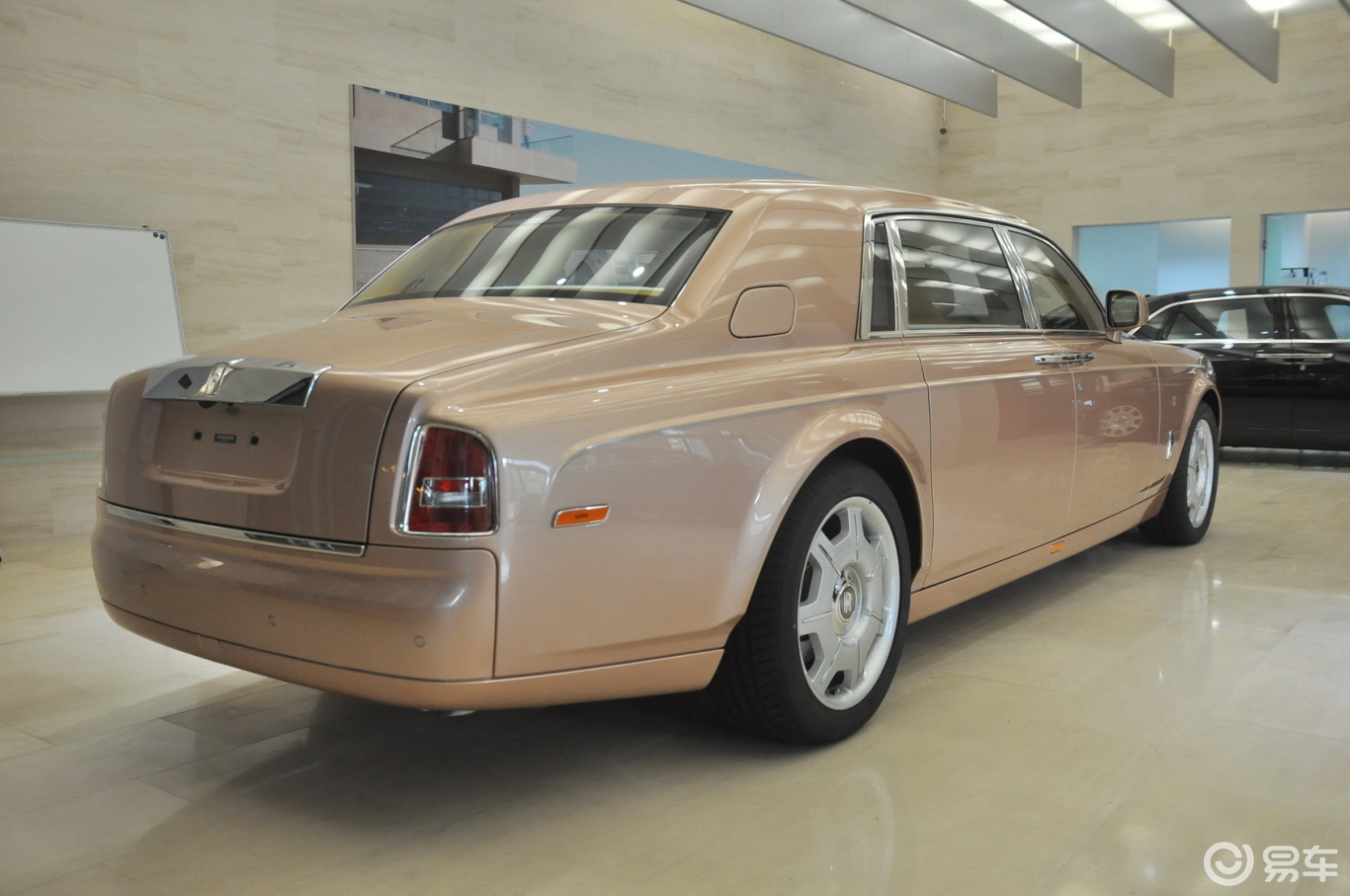 【劳斯莱斯幻影 幻影加长版】劳斯莱斯幻影_幻影加长版图片-网通社