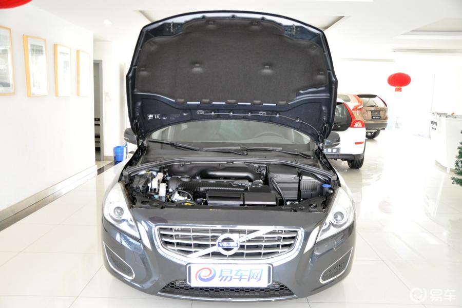 【沃尔沃v602013款t5 智尚版发动机盖开启汽车图片-汽车图片大全】