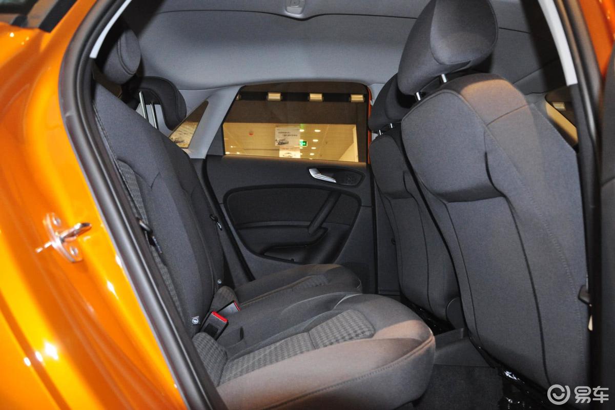 【奥迪a12013款30tfsi urban空间汽车图片-汽车图片大全】-易车