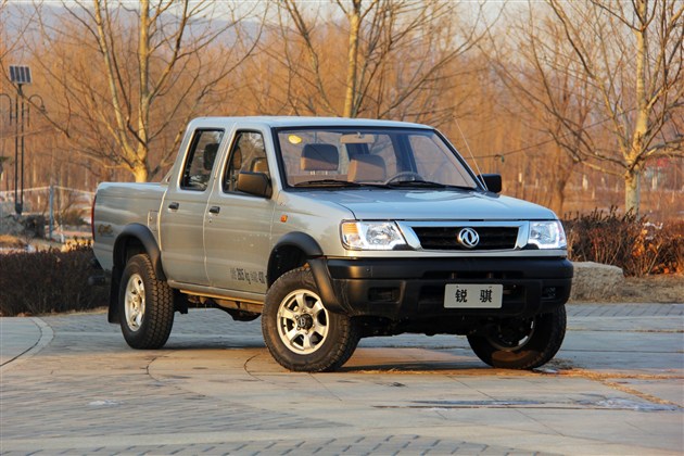 在郑州日产的四驱产品中,为什么选择锐骐皮卡参赛?