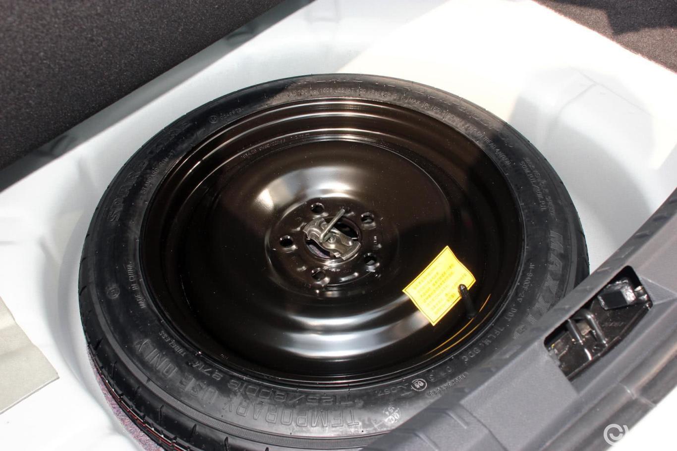 8l 自动 基本型】福特福克斯三厢_经典款 1.