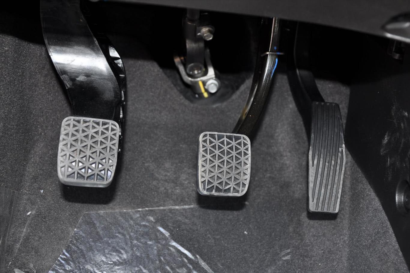 4 se 手动脚踏板图片-汽车图片大全】-易车