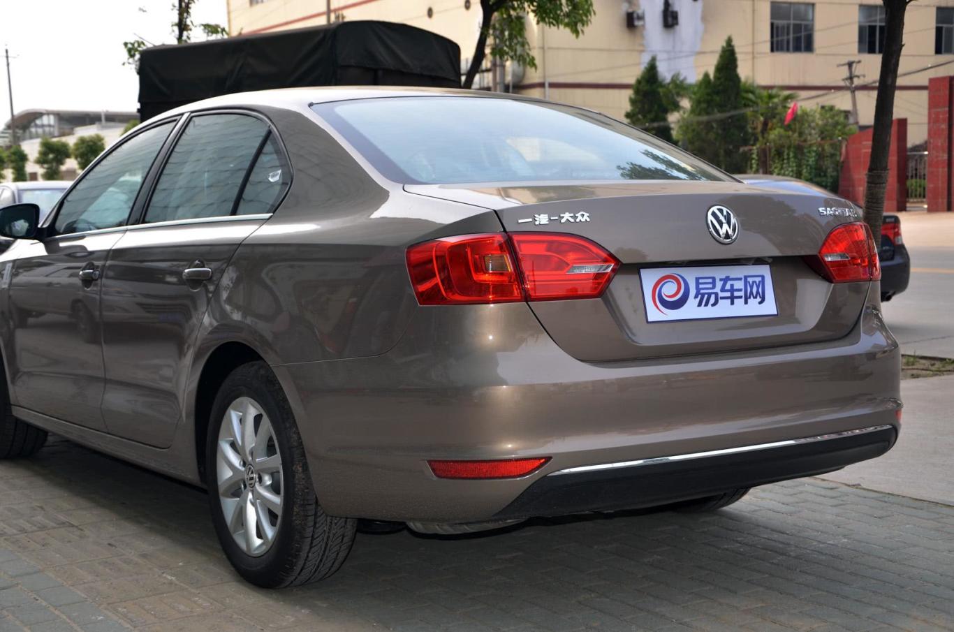 速腾1.6l 手自一体 舒适型车尾局部