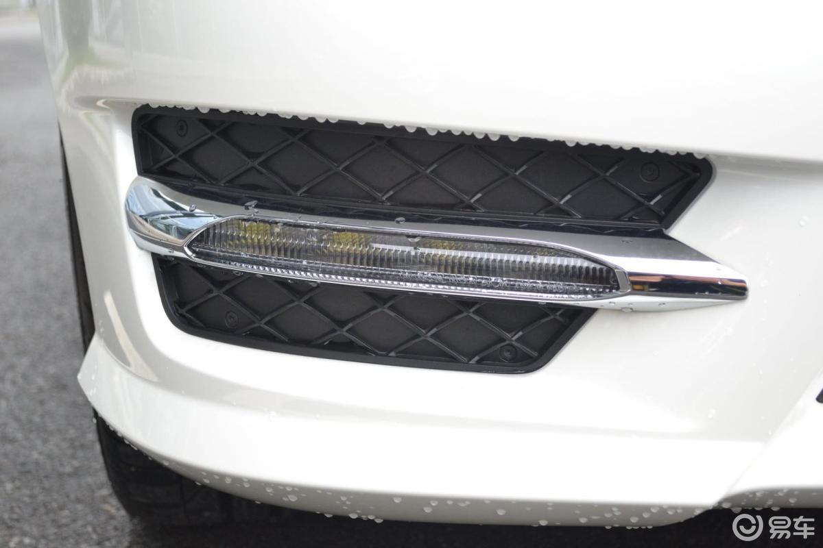 【奔驰c级(进口)2013款c180 轿跑版雾灯汽车图片-汽车图片大全】-易车