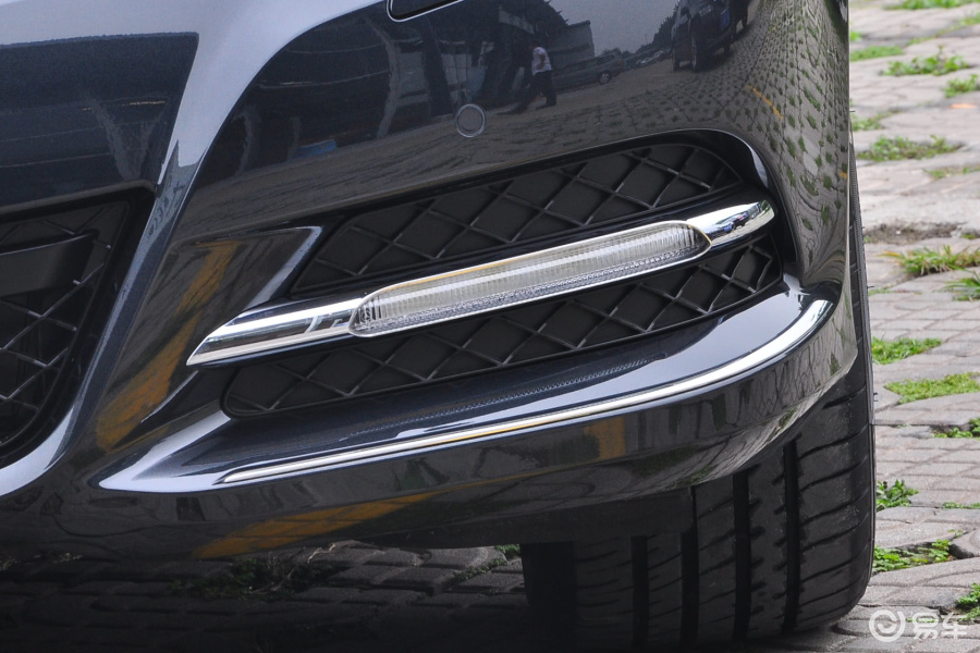 【奔驰c级2013款c 260 时尚型雾灯汽车图片-汽车图片大全】-易车网