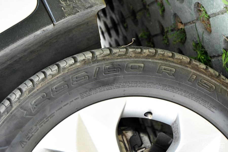 【宝马x62012款xdrive35i轮胎规格汽车图片-汽车图片大全】-易车