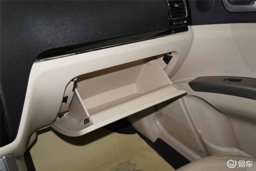 8l 手动 尊贵型手套箱汽车图片-汽车图片大全】-易车网