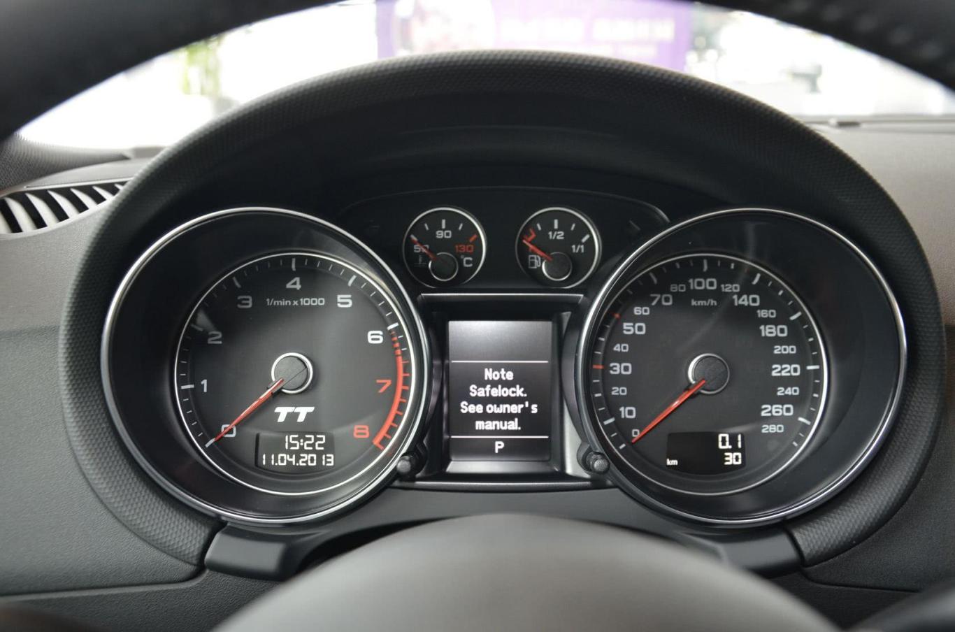 【奥迪ttcoupe 45 tfsi quattro 白色经典版仪表盘图片-汽车图片大全