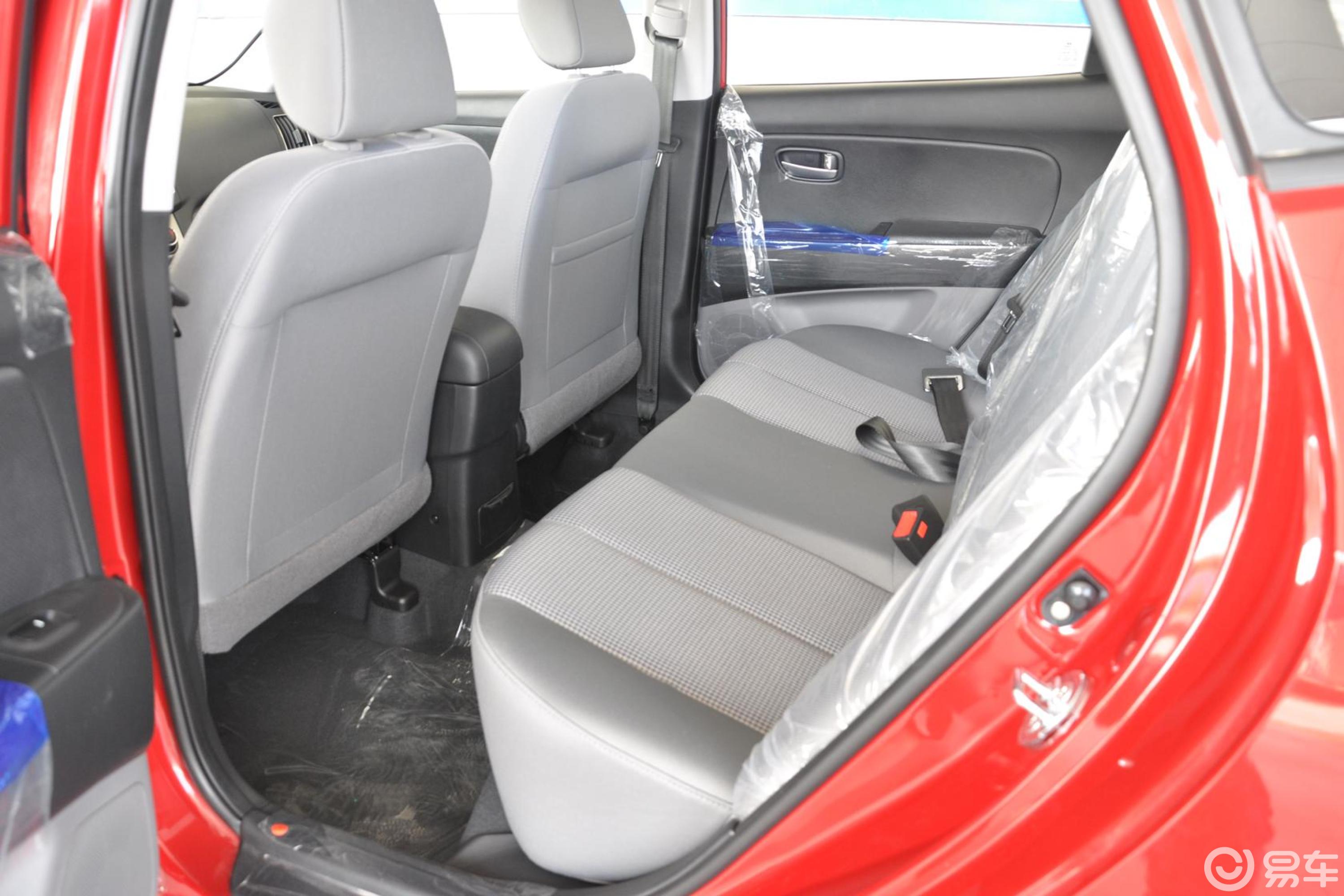 【悦动2011款1.6l gl 自动后排空间体验汽车图片-汽车图片大全】-易车