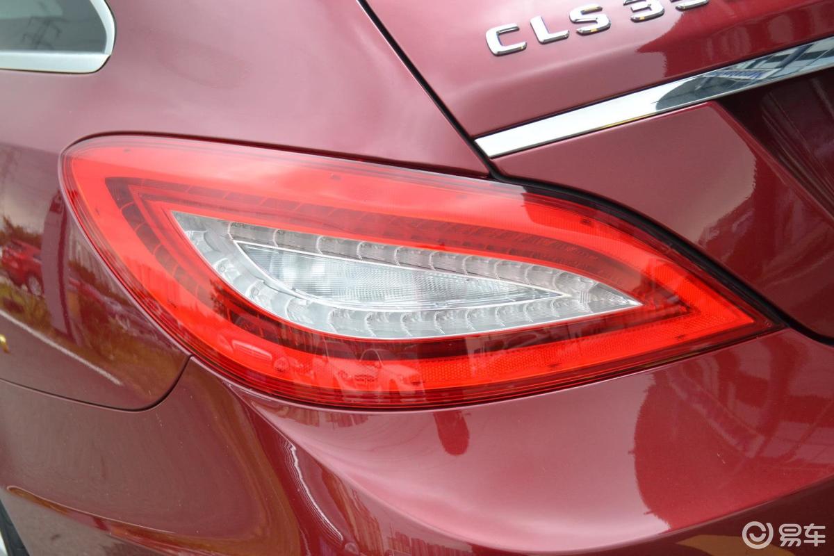 【奔驰cls级2013款cls 350 猎装豪华型尾灯侧45度俯拍汽车图片-汽车