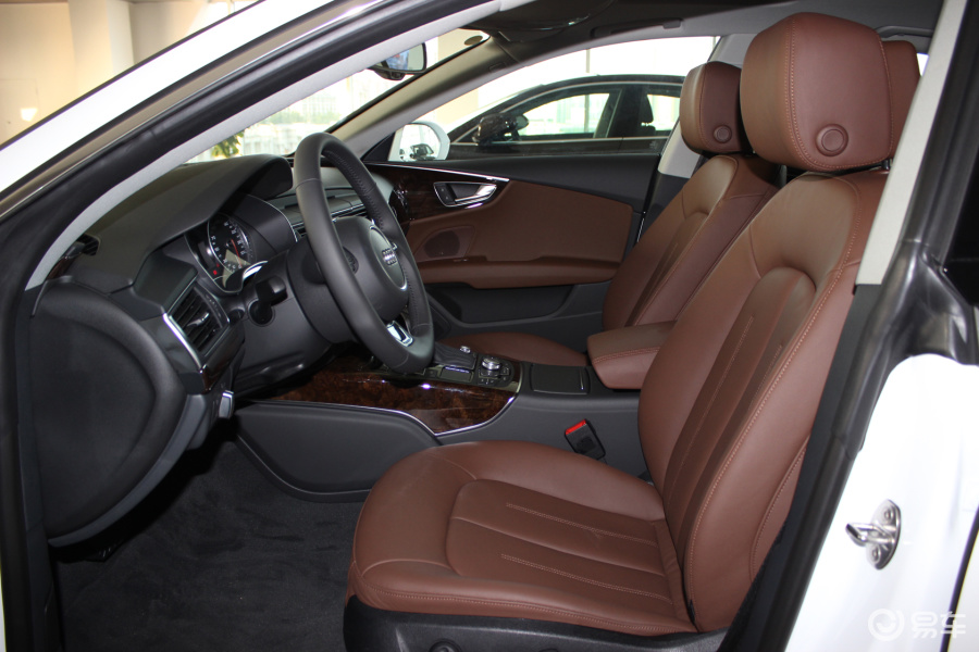 【奥迪a7(进口)2013款50 tfsi quattro 舒适型前排空间汽车图片-汽车