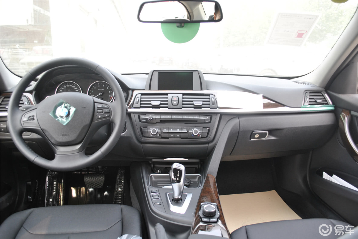 【宝马3系2013款320li 时尚型内饰全景正拍汽车图片-汽车图片大全】