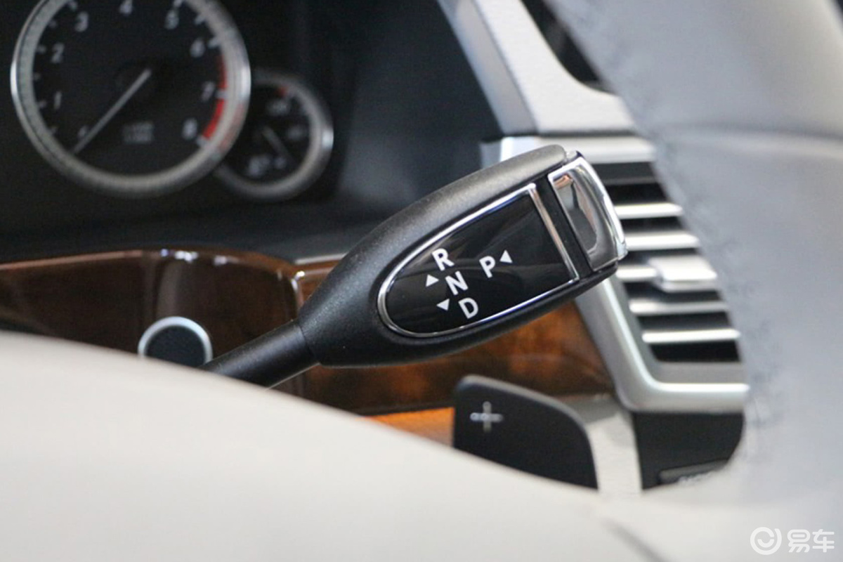 【奔驰e级2013款e 300 l 优雅型换挡杆汽车图片-汽车图片大全】-易车