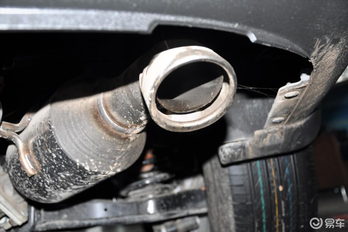 4l 汽油 舒适版 五座排气管(排气管装饰罩)汽车图片-汽车图片大全】