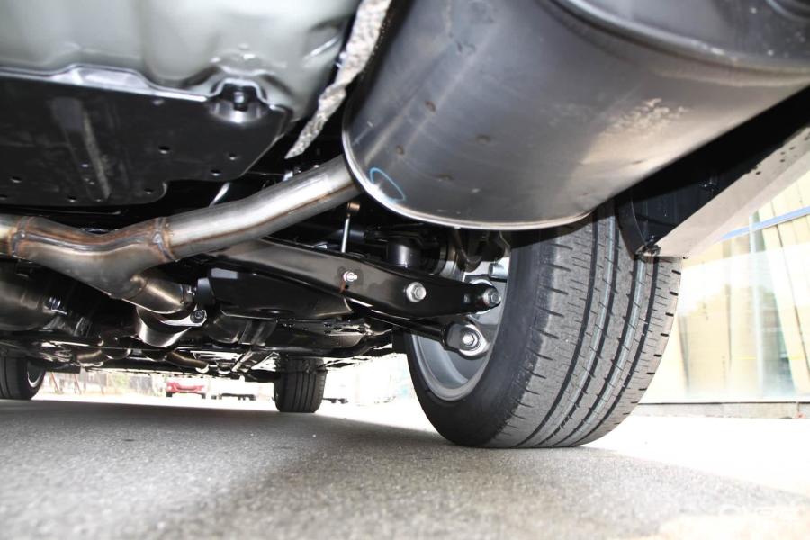 丰田锐志 后悬挂图