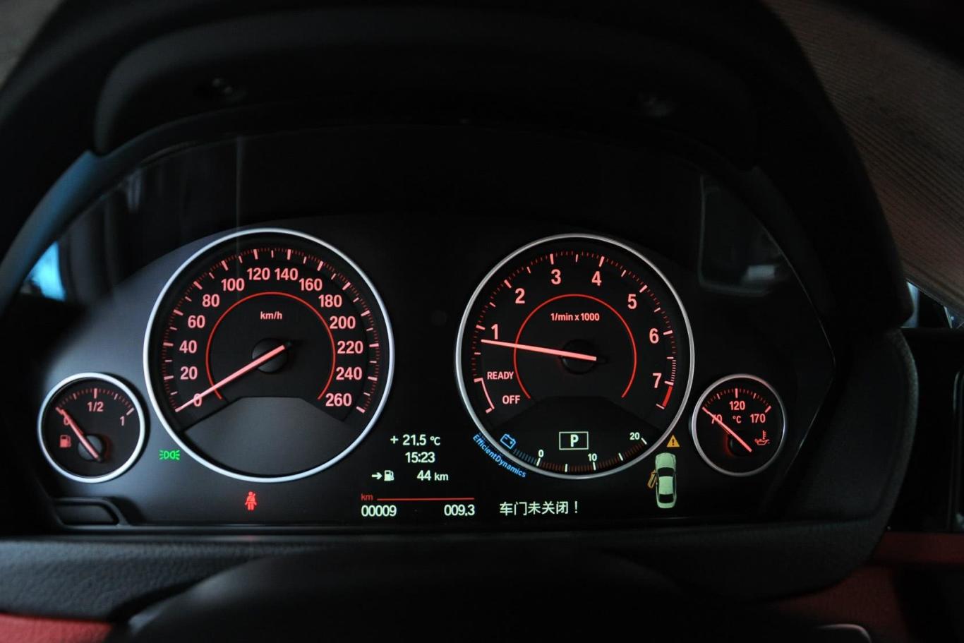 宝马4系双门轿跑车 428i  xdrive 运动设计套装仪表盘