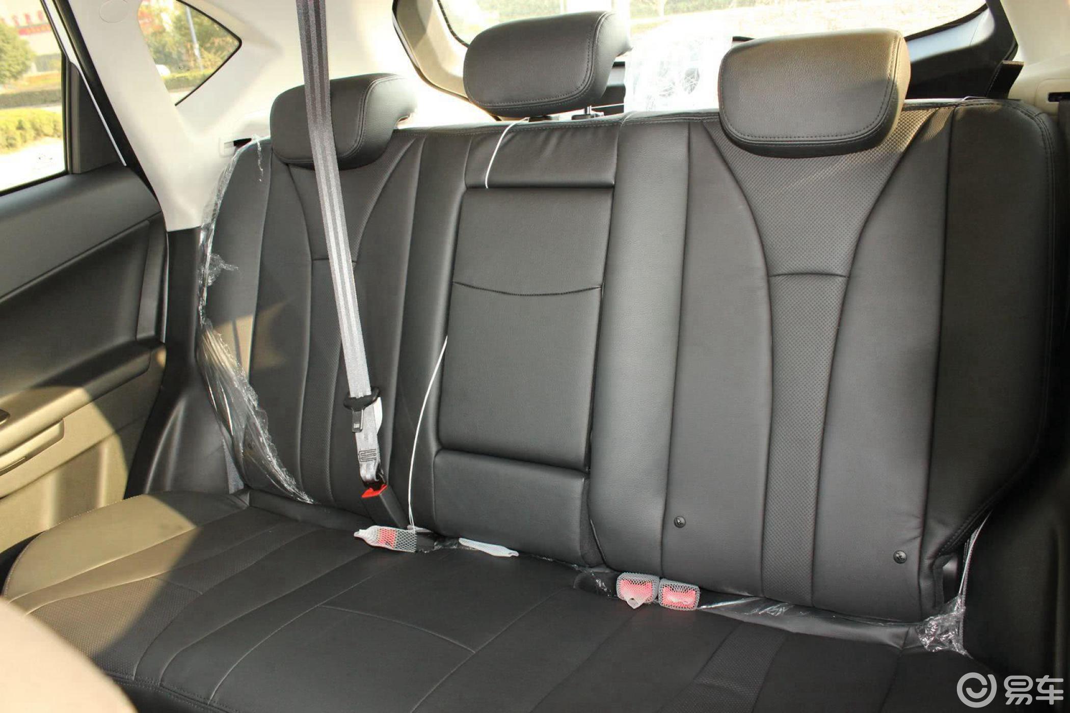 8t 自动 两驱 精英版后排座椅汽车图片-汽车图片大全】-易车