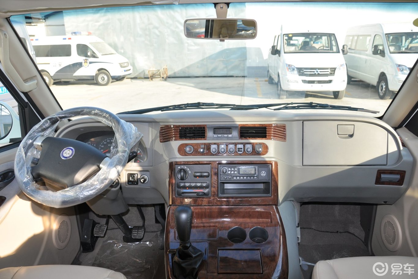 3l 手动 尊享版 长轴 12座】伊思坦纳_2.