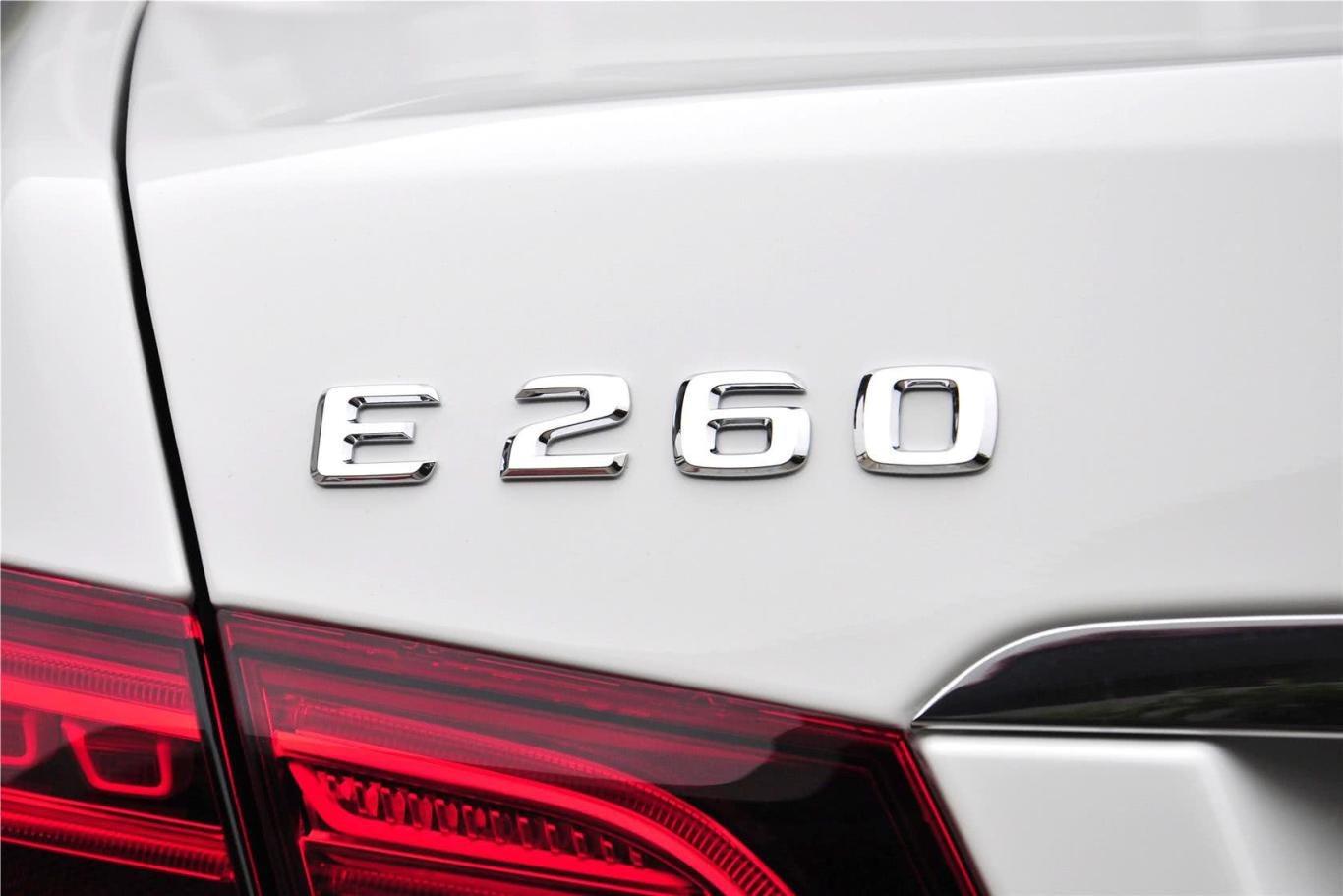 奔驰e级(进口)e260 coupe尾标