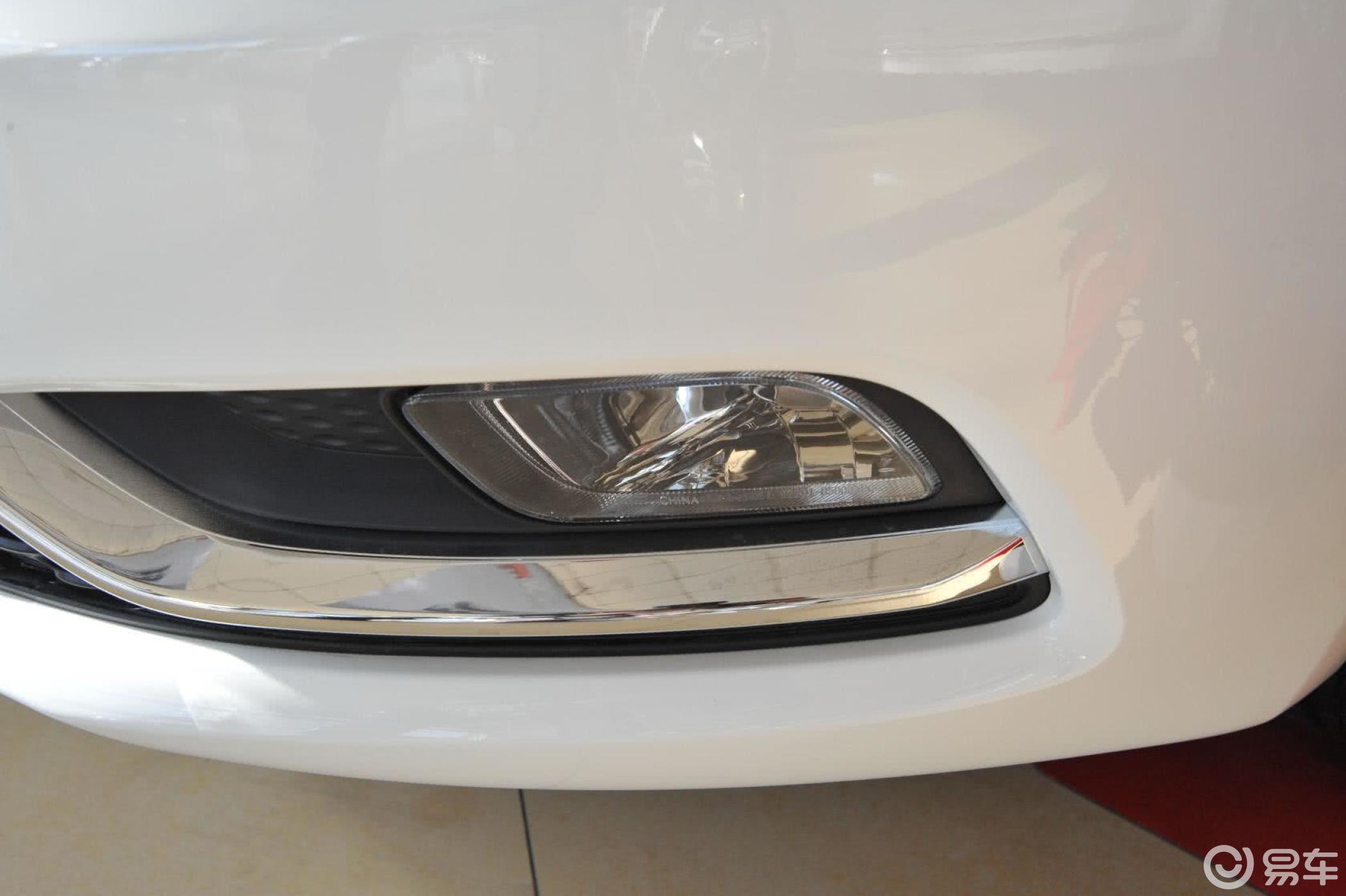 【起亚k32013款1.6l 自动 dlx雾灯汽车图片-汽车图片大全】-易车