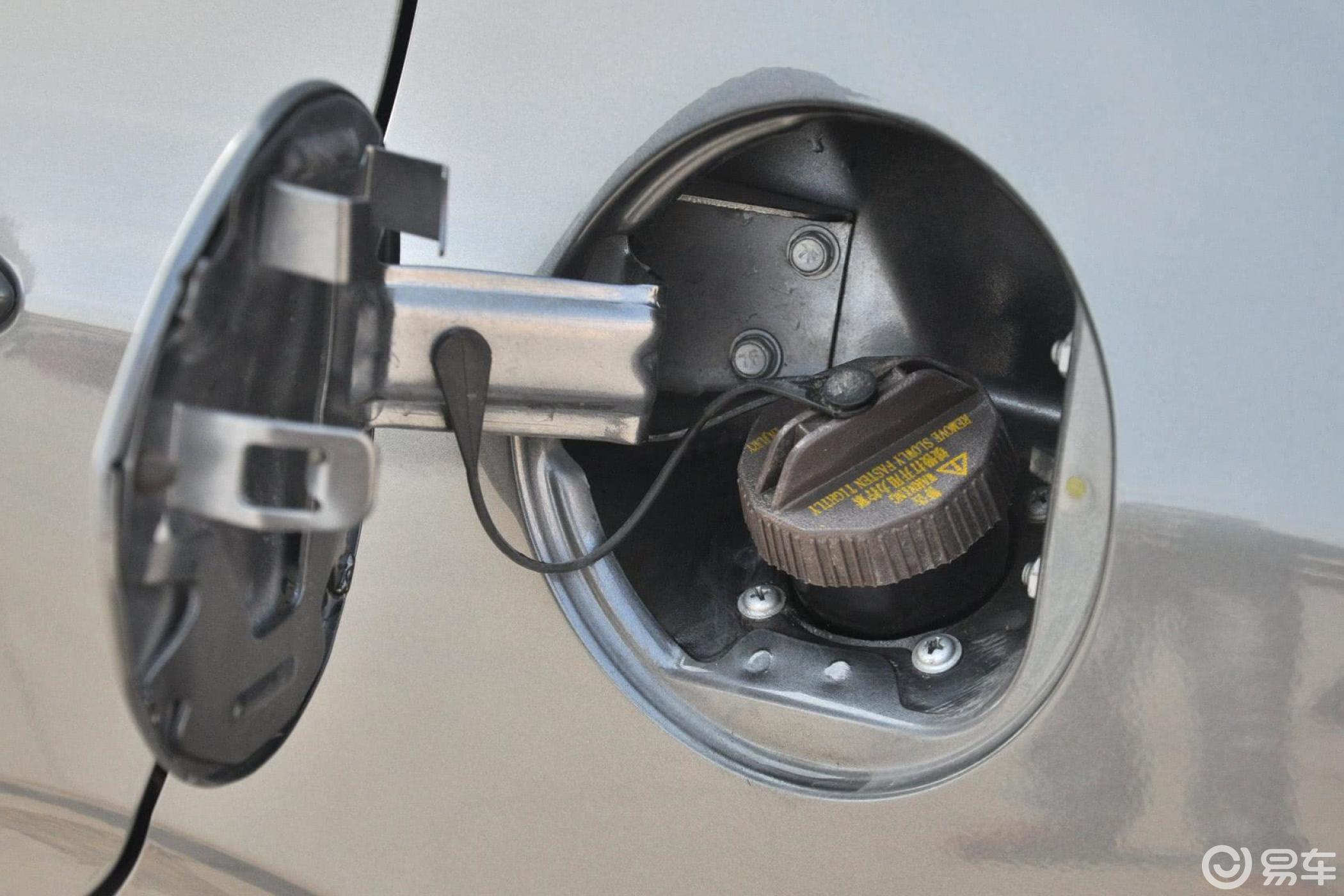 3l 手动 豪华型油箱盖汽车图片-汽车图片大全】-易车
