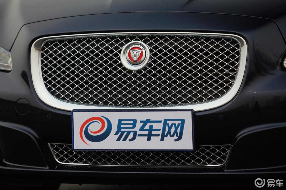 【捷豹xj2014款2.0t 手自一体 两驱 尊享商务版前格栅侧俯拍汽车图片-
