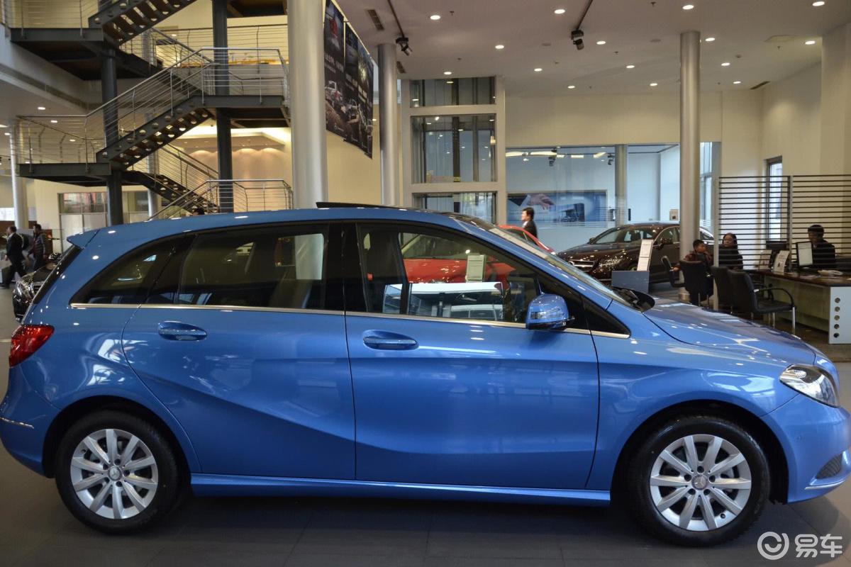 【奔驰b级2012款b180 1.