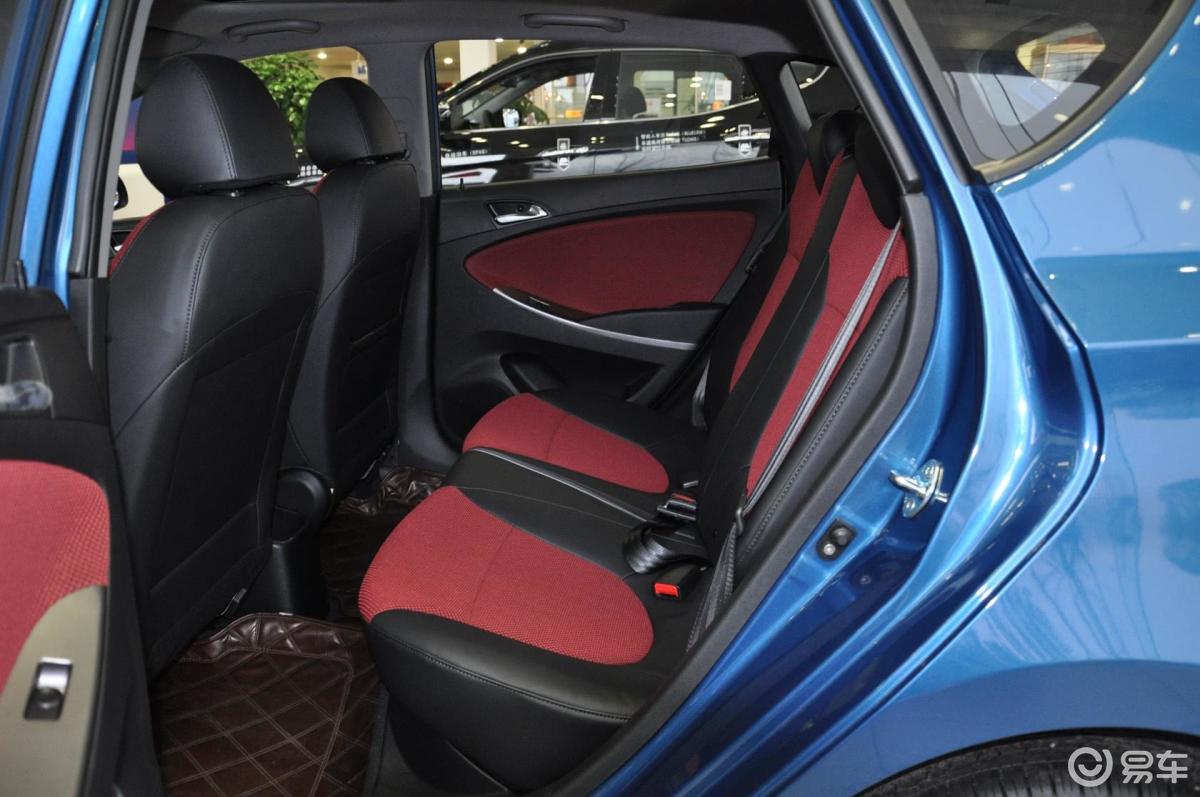 【瑞奕2014款1.6 top at后排空间体验汽车图片-汽车图片大全】-易车
