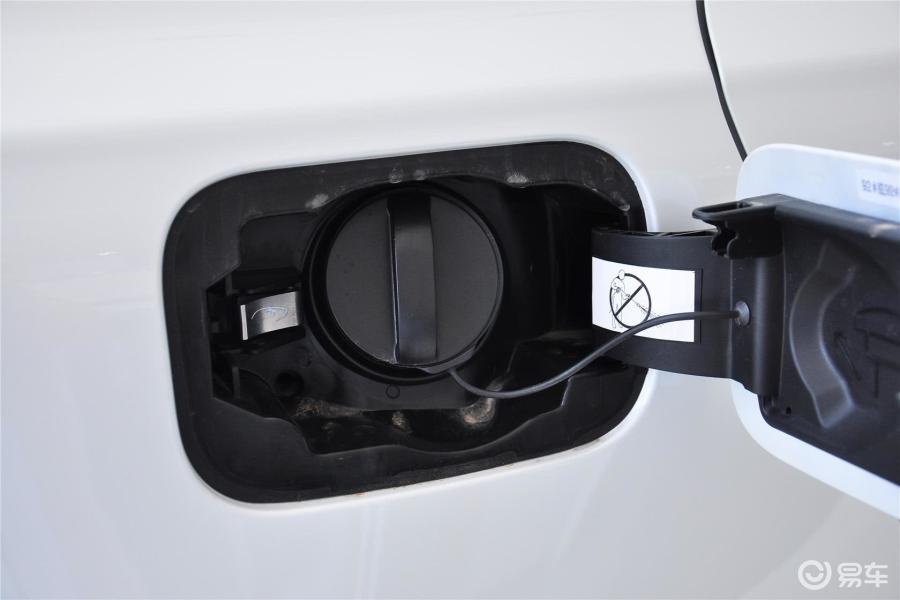 怎么看油箱盖 15104503827570_3343508_14.jpg