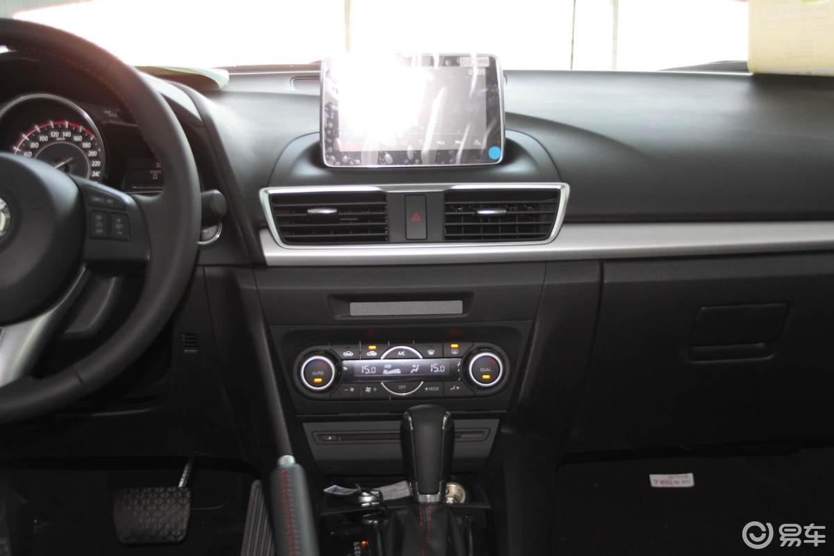 【马自达3 昂克赛拉三厢 2.