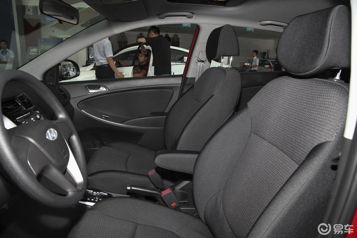【瑞奕2014款1.4 top at前排空间汽车图片-汽车图片大全】-易车