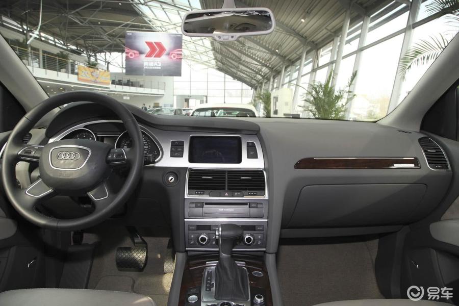 【奥迪q72013款40 tfsi 舒适型内饰汽车图片-汽车图片大全】-易车