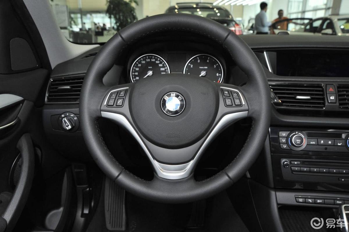 【宝马x12014款sdrive18i 领先型方向盘汽车图片-汽车图片大全】-易车