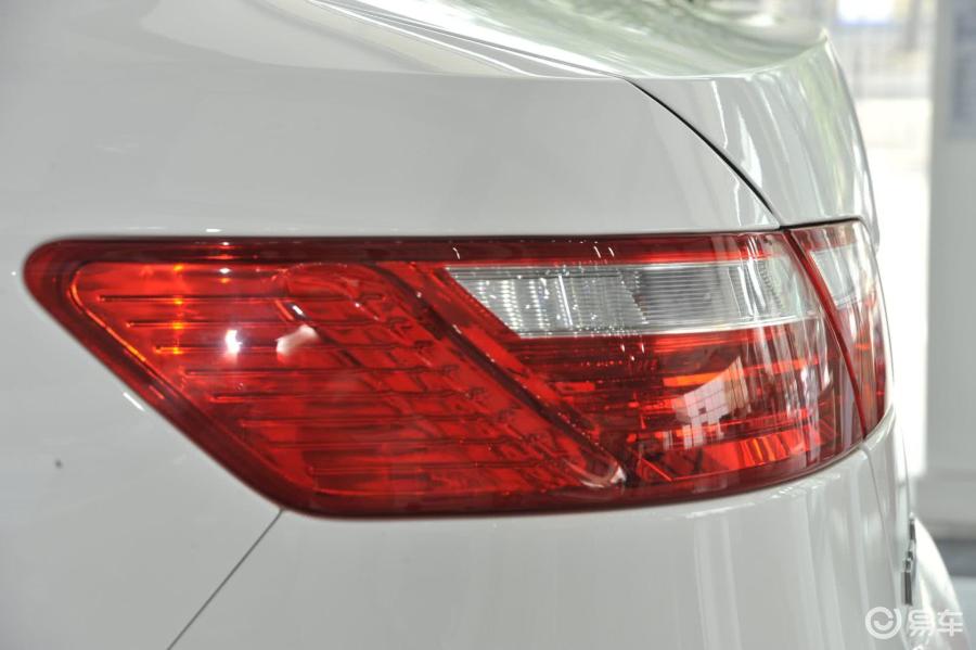 【奔腾b702014款2.