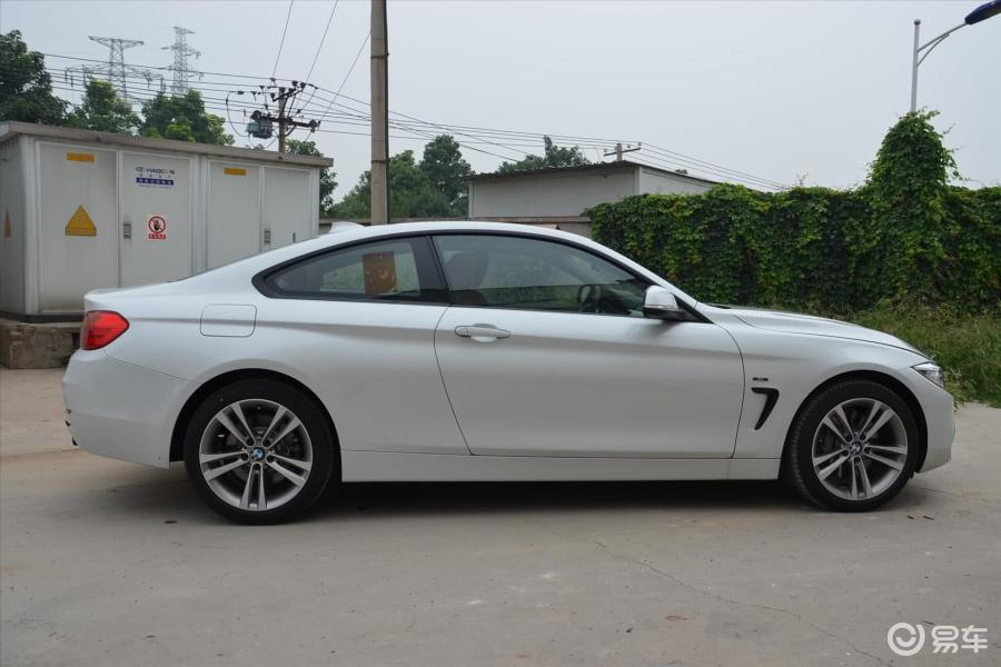 【宝马4系2014款双门轿跑车 435i xdrive 运动设计套装正侧(车头向右)