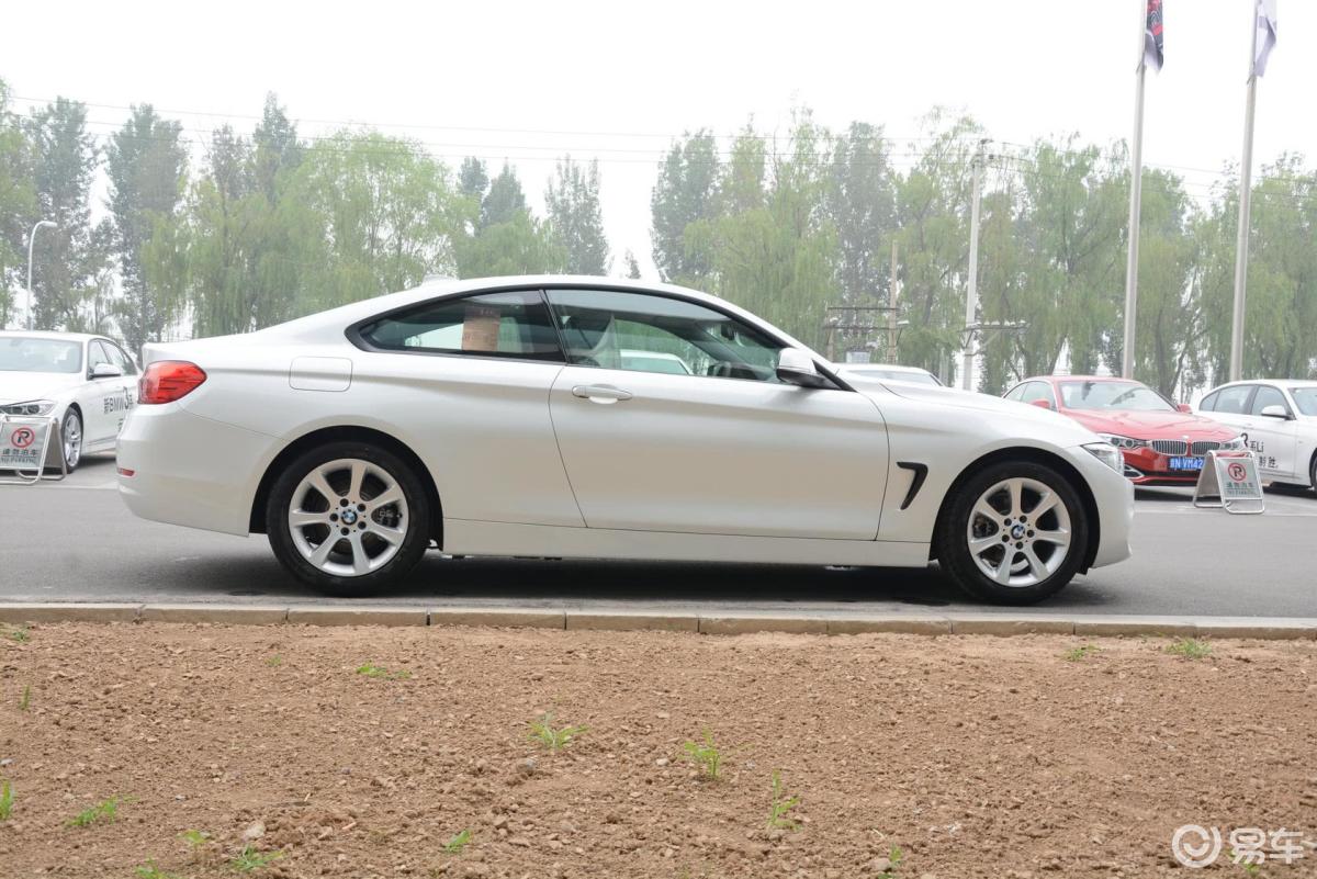 【宝马4系2014款双门轿跑车 420i 时尚型正侧车头向右水平汽车图片