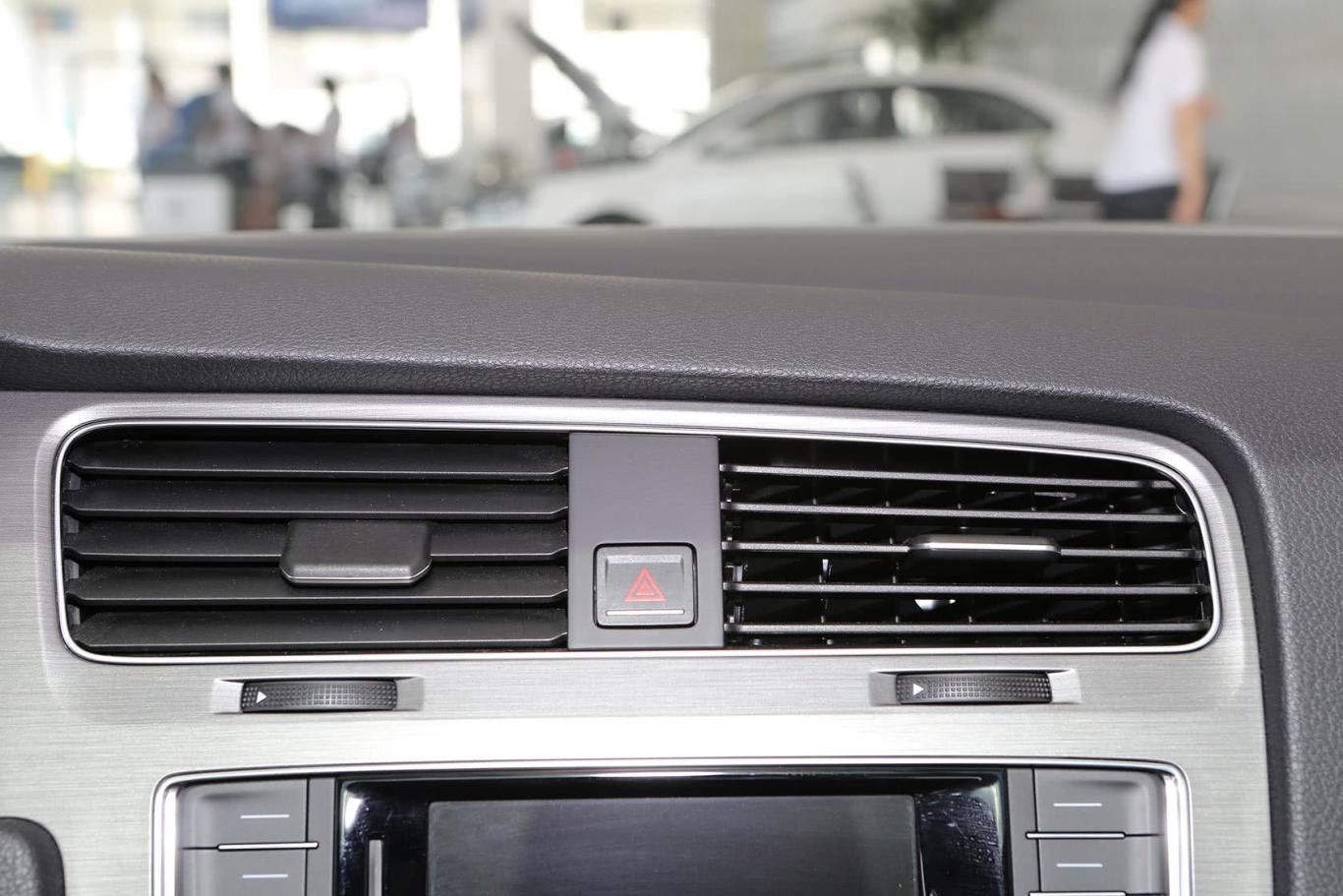 4tsi 手动舒适型前出风口图片