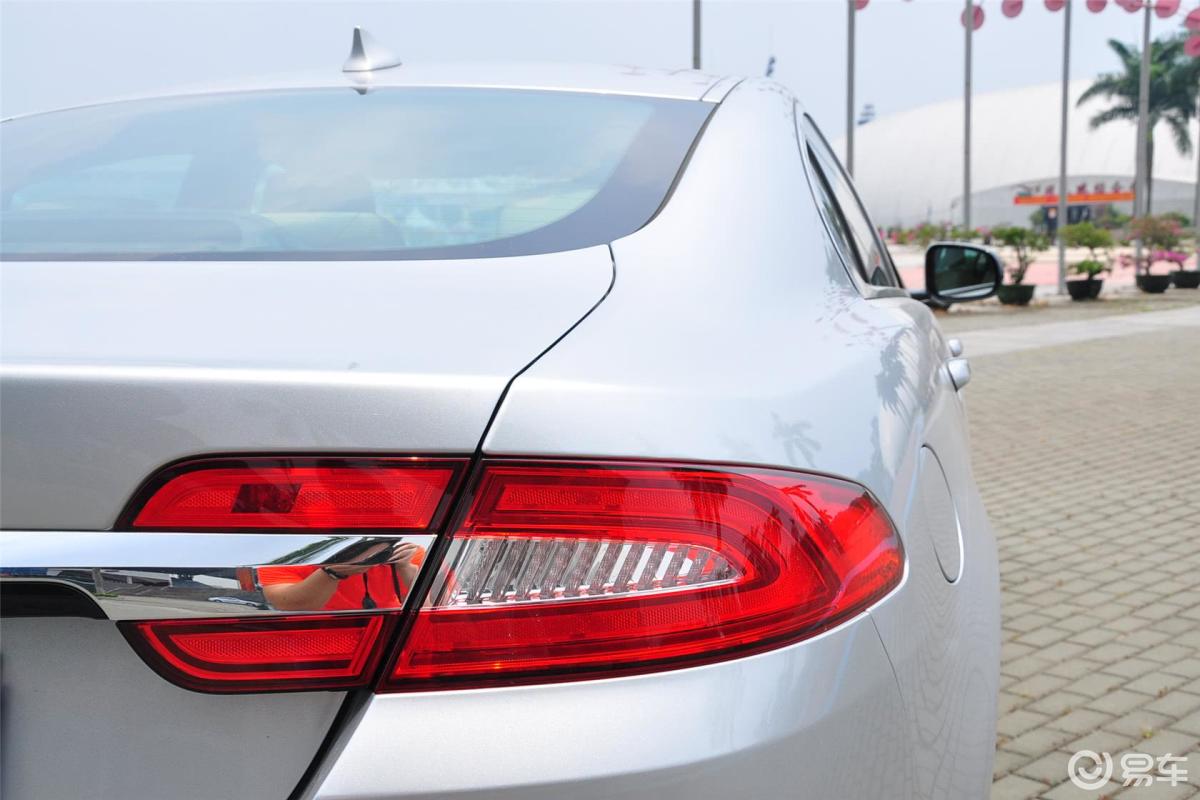 0t 奢华版尾灯侧45度俯拍汽车图片-汽车图片大全】-易车