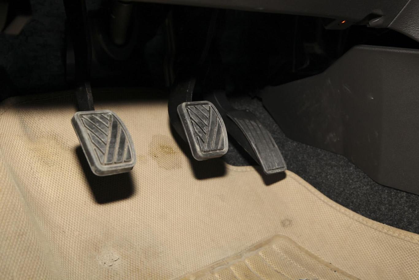 6l 手动 精英型脚踏板图片