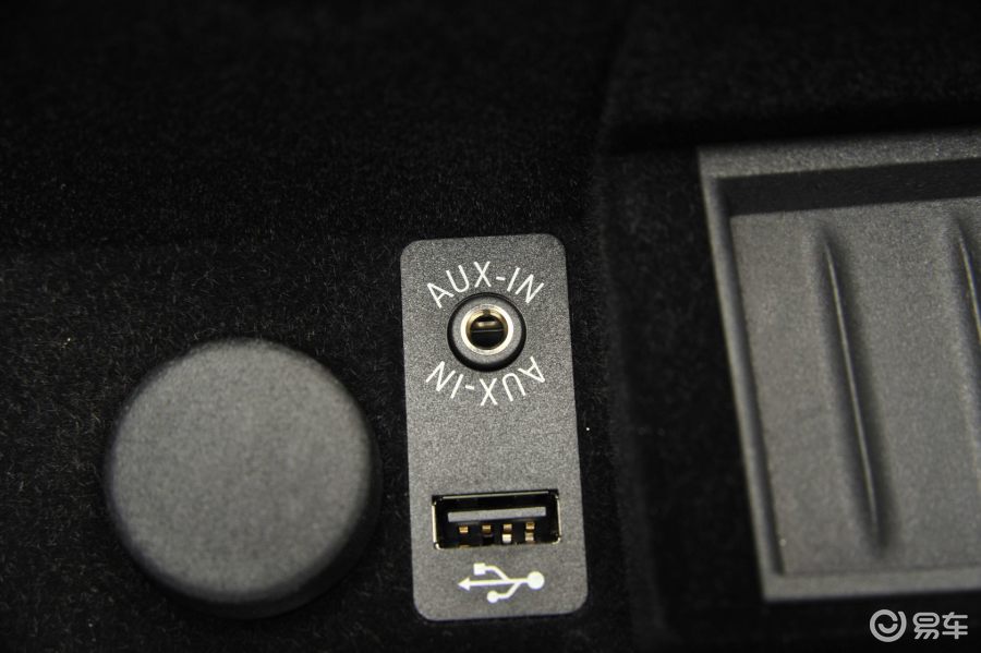 【宝马5系2014款520li 典雅型aux接口汽车图片-汽车图片大全】-易车网