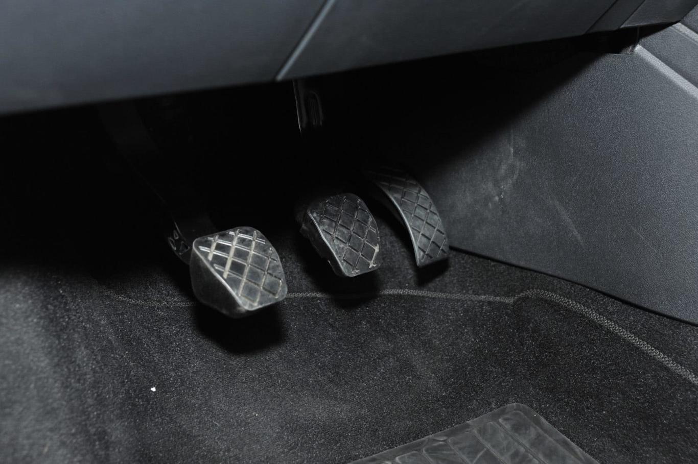 polo1.4l 手动 风尚版脚踏板