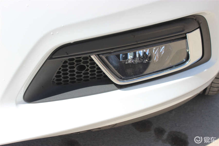 雪佛兰科鲁兹三厢 雾灯图